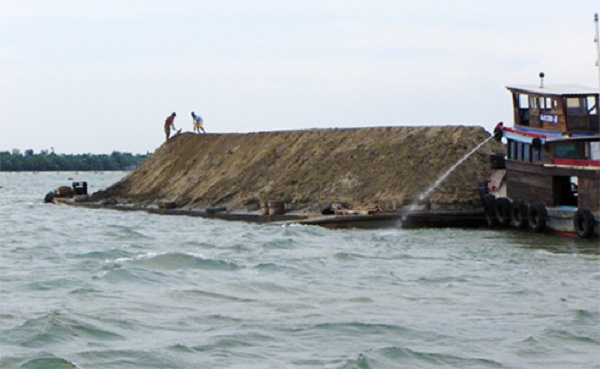 Hà Nội: Xử lý nghiêm vi phạm trong hoạt động khai thác cát lòng sông