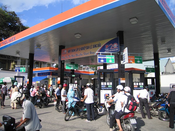 Quỹ bình ổn xăng dầu còn trên 1.800 tỷ đồng