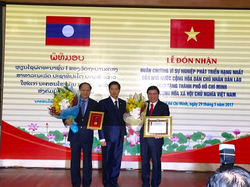TP. HCM đón nhận Huân chương Phát triển hạng Nhất của Chính phủ Nhân dân cách mạng Lào - Hình 1