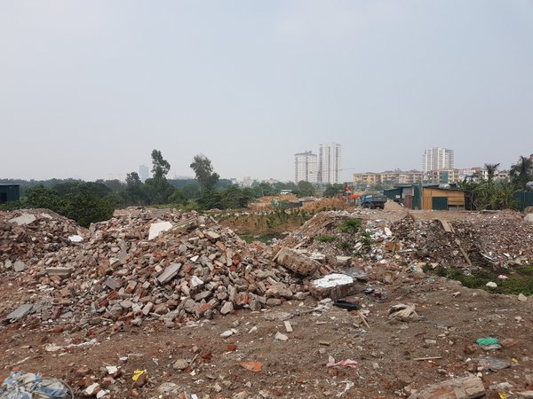 Xuân La (Tây Hồ, Hà Nội): Ngang nhiên đổ trộm hàng tấn phế thải!