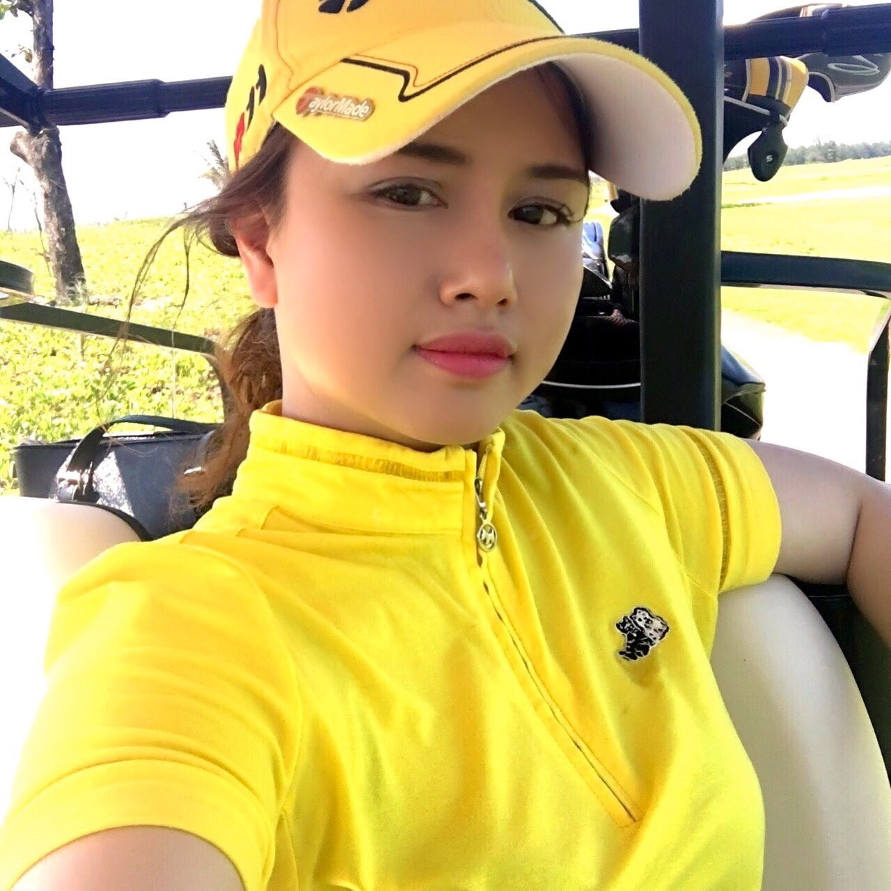 Phụ nữ chơi golf: Phải thật lộng lẫy khi lên sân - Hình 8