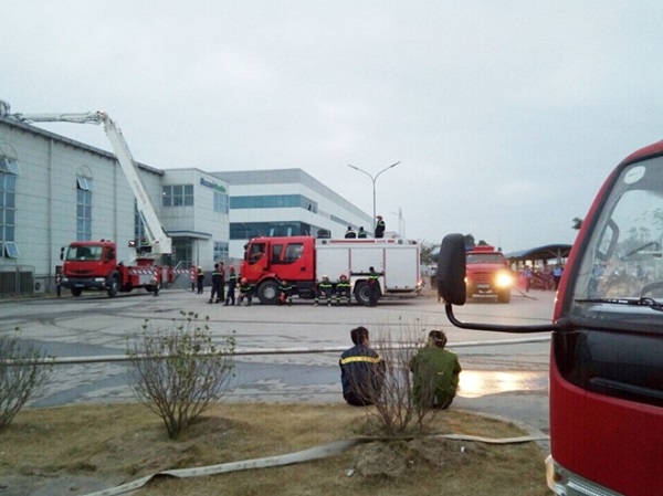 Hải Phòng: Cháy lớn tại nhà xưởng công ty linh kiện - Hình 1
