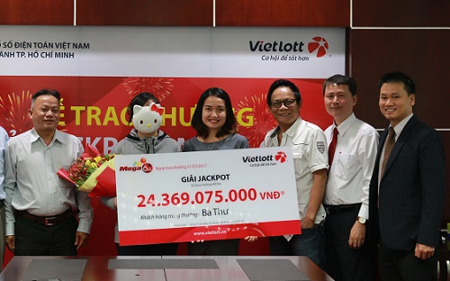 Chủ nhân giải mega 24 tỷ đồng: “Tôi sẽ mua nhà và làm từ thiện” - Hình 1