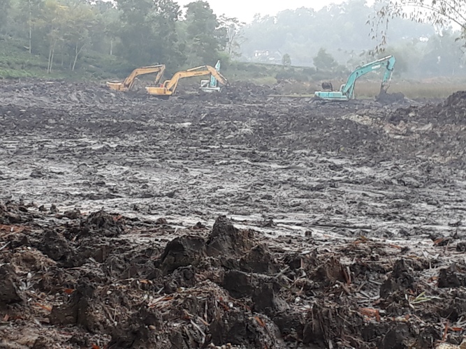 Viết tiếp bài: Nâng cấp, sửa chữa hồ Trại Mới để hợp thức việc khai thác quặng