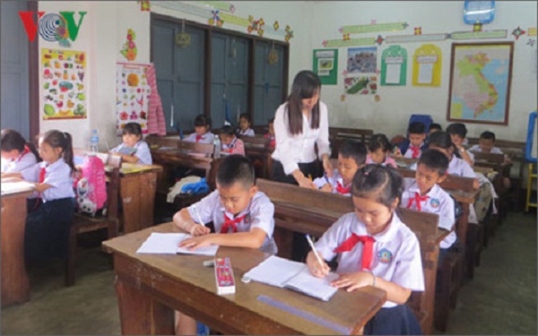 Những cô giáo người Việt ở đất nước Triệu Voi - Hình 1