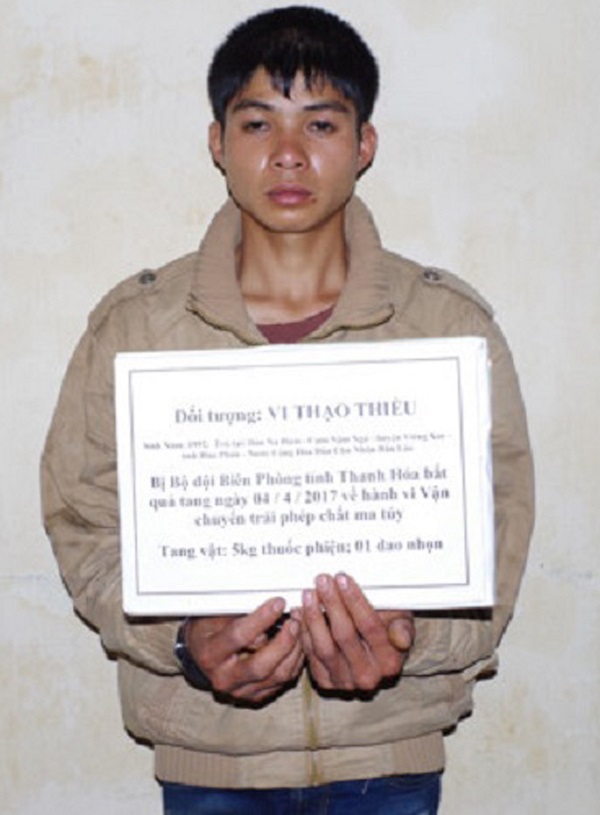 Thanh Hóa: Bắt đối tượng người Lào, thu 5 kg thuốc phiện - Hình 1