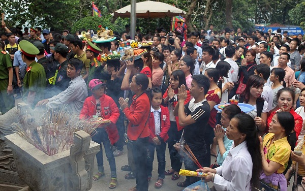 Đã có 5 triệu lượt khách về Lễ hội Đền Hùng 2017