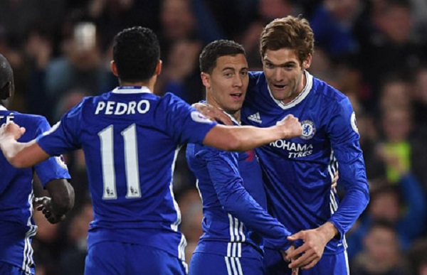 Premier League: Hazard lập cú đúp giúp Chelsea bắn hạ Man City - Hình 1
