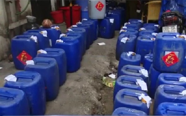 Hơn 700 lít rượu giả pha cồn công nghiệp bị thu giữ tại Hưng Yên - Hình 1