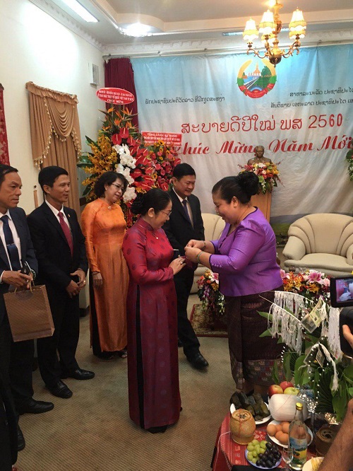 Đoàn lãnh đạo TP.HCM chúc mừng năm mới Tổng lãnh sự Lào - Hình 2