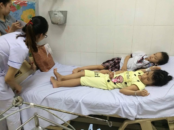 Hà Tĩnh: Ăn quả ngô đồng, 9 học sinh tiểu học nhập viện cấp cứu - Hình 1