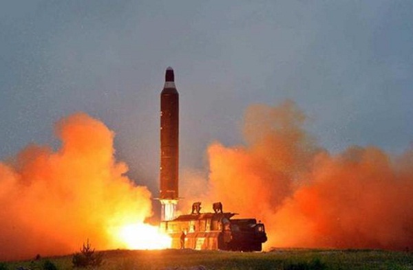 Mỹ sẵn sàng bắn rơi tên lửa Triều Tiên, Nhật Bản bị đe dọa nghiêm trọng - Hình 4