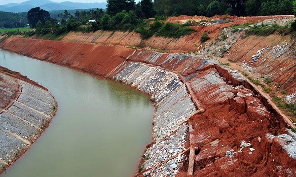 Vì sao Dự án kênh tưới tiêu Châu Bình 700 tỷ chưa xong đã sạt lở, nứt toác?