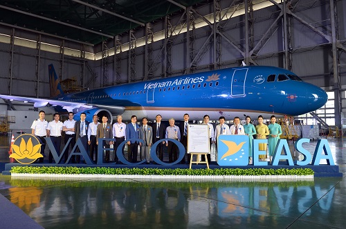 Thành viên của Vietnam Airline nhận chứng chỈ An toàn hàng không châu Âu - Hình 2