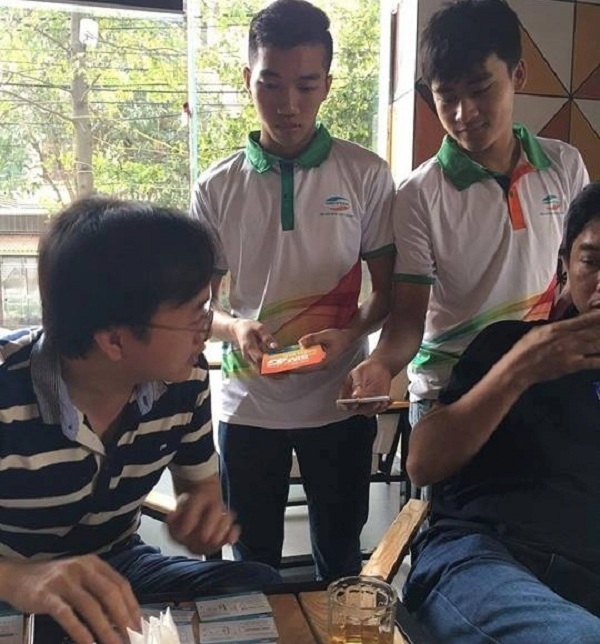 Nghệ An : Sim kích hoạt trước của mạng Viettel công khai bán tại một số điểm ở thành phố Vinh