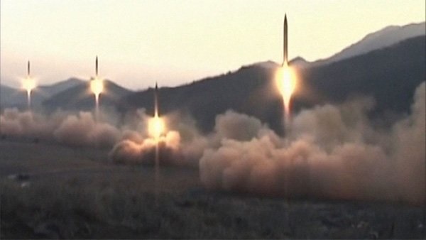 Bất chấp căng thẳng an ninh Triều Tiên vẫn phóng tên lửa - Hình 1