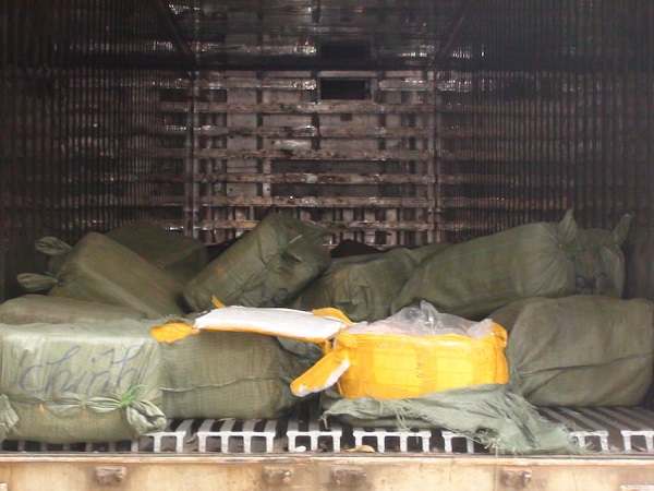 Đồng Nai: Bắt giữ hơn 4 tấn bẹ sữa bẩn không rõ nguồn gốc