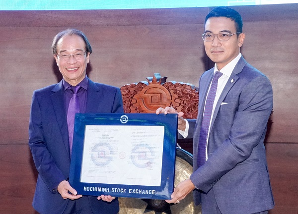 Cổ phiếu Petrolimex chính thức chào sàn HoSE