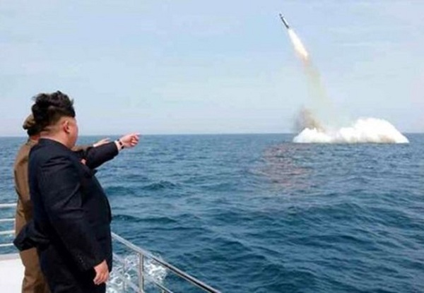 Triều Tiên cải tiến tàu ngầm có thể phóng nhiều tên lửa - Hình 1