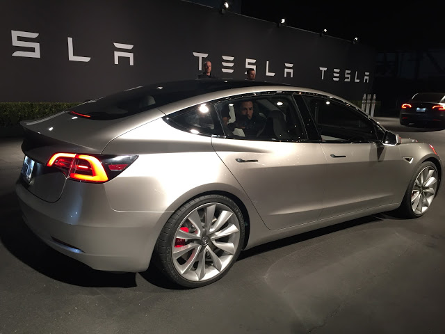 Tesla đặt cược Model 3 trong chiến lược dây chuyền lắp ráp mạo hiểm - Hình 1