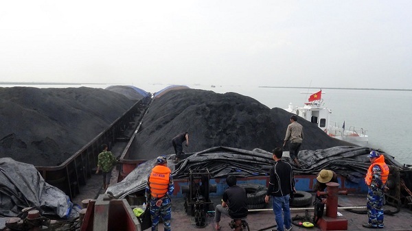 Huế: Tịch thu trên 2.100 tấn than không rõ nguồn gốc xuất xứ - Hình 1