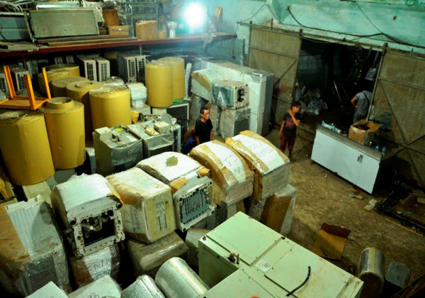 TP. HCM: Phát hiện kho hàng “khủng” chứa thiết bị điện tử, điện lạnh nhập lậu
