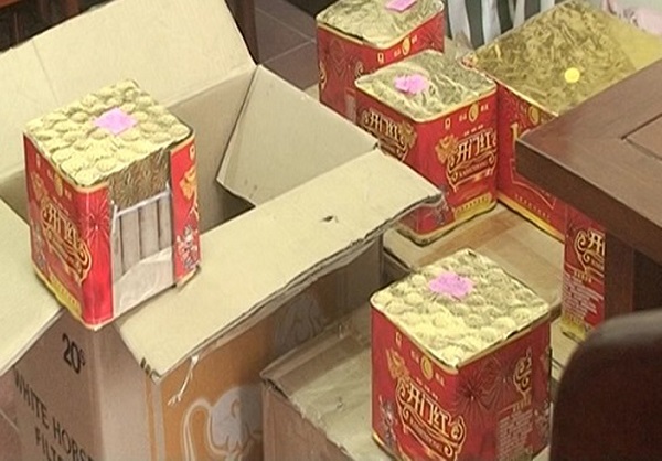 Lạng Sơn: Bắt hai đối tượng vận chuyển pháo nổ