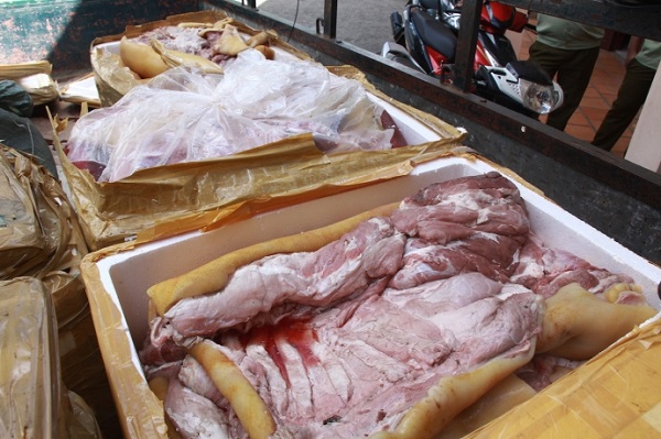Bình Thuận: Thu giữ hơn 700 kg thịt lợn bốc mùi hôi thối - Hình 1