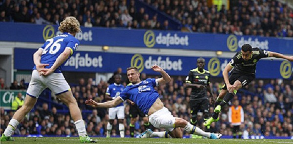 Premier League: Vượt ải Everton, Chelsea rộng cửa vô địch - Hình 1