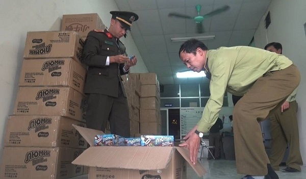 Phú Yên: Phát hiện và thu giữ hơn 1 tấn kẹo mứt không rõ nguồn gốc - Hình 1