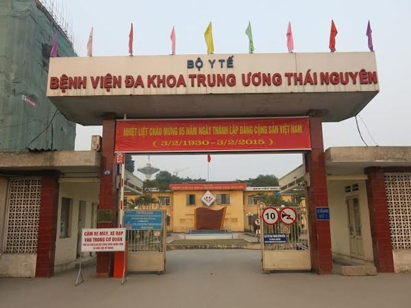 Lấy khúc gỗ ra khỏi hốc mắt