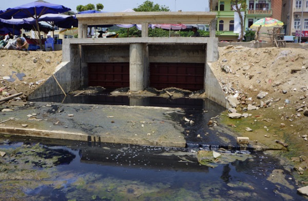 Chi 190 tỷ đồng xử lý các cống nước thải đổ thẳng ra biển Sầm Sơn