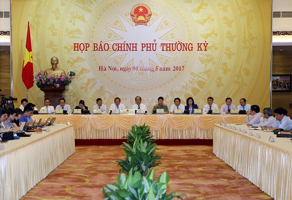 Kinh tế 4 tháng đầu năm chuyển biến tích cực