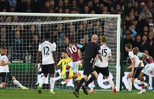 Premier League: Gục ngã trước West Ham, Tottenham hụt hơi trong cuộc đua vô địch - Hình 1