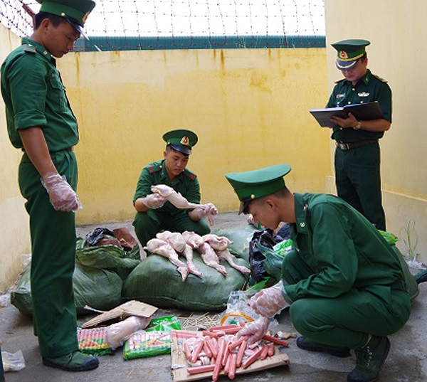 Lào Cai: Bắt giữ hơn 200 kg thực phẩm bẩn - Hình 1