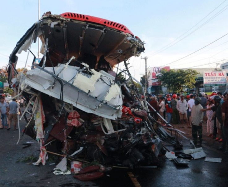 Gia Lai: Tai nạn giao thông thảm khốc khiến 12 người chết - Hình 3