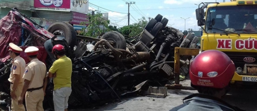 Gia Lai: Tai nạn giao thông thảm khốc khiến 12 người chết - Hình 1