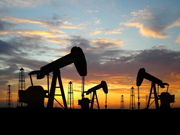 Giá dầu tăng do OPEC sẽ gia hạn thỏa thuận cắt giảm sản lượng - Hình 1