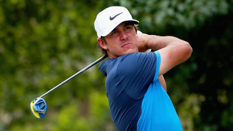 Brooks Koepka Hole-in-one, người hâm mộ sẽ được uống bia - Hình 1