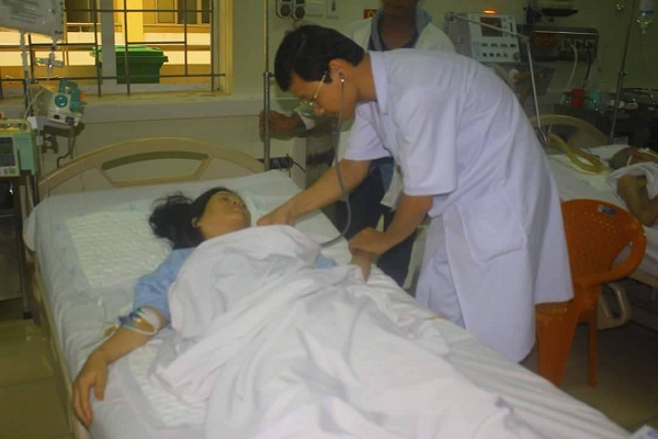 Hà Tĩnh: Cứu sống mẹ con sản phụ có thai nhi nằm trong ổ bụng
