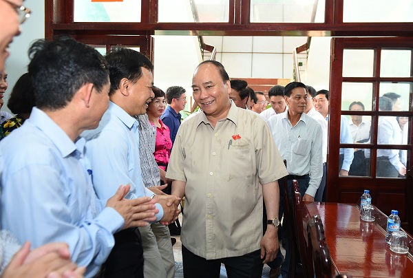 Thủ tướng Nguyễn Xuân Phúc tiếp xúc cử tri - Hình 1