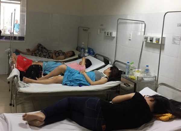Đà Nẵng: 17 du khách nhập viện do bị ngộ độc thực phẩm - Hình 1