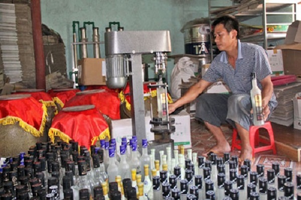 Hà Nội: Tịch thu hàng chục nghìn lít rượu không rõ nguồn gốc