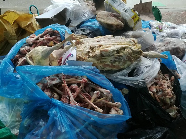 Hà Tĩnh: Bắt giữ gần 1 tấn thực phẩm quá “đát”, ôi thiu