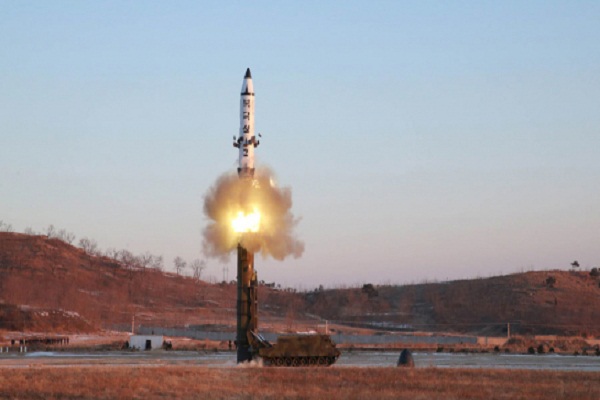 Kim Jong-un phóng thử tên lửa: Tốt cho Mỹ, lợi cho Triều? - Hình 1