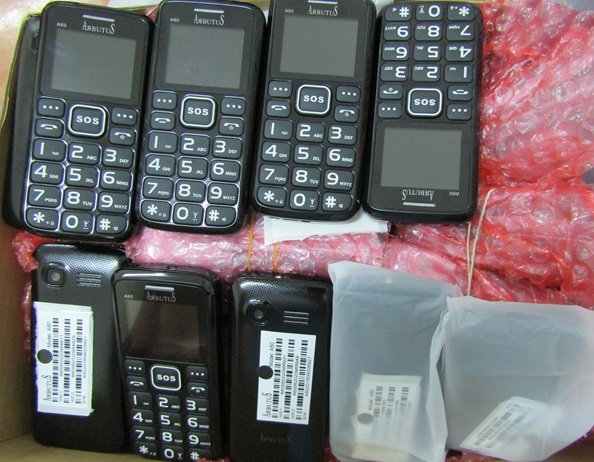 Quảng Ninh: 300 chiếc điện thoại nhập lậu bị thu giữ - Hình 1