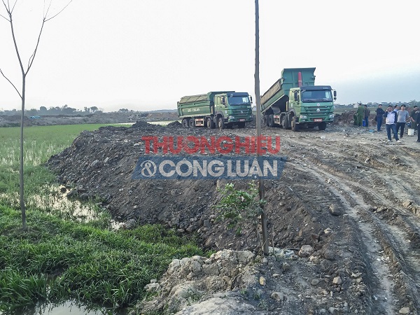 Chất thải đổ ngập xã Ngọc Liệp (Quốc Oai): Người dân “kêu cứu”