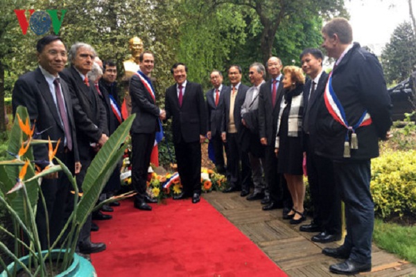 Kỷ niệm 127 năm ngày sinh Chủ tịch Hồ Chí Minh tại Pháp - Hình 2
