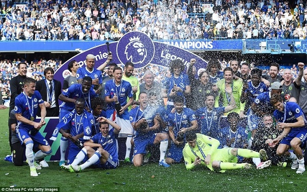 Toàn cảnh Chelsea lên “đỉnh” Premier League 2016/2017 cùng HLV Conte - Hình 7