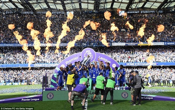 Toàn cảnh Chelsea lên “đỉnh” Premier League 2016/2017 cùng HLV Conte - Hình 1